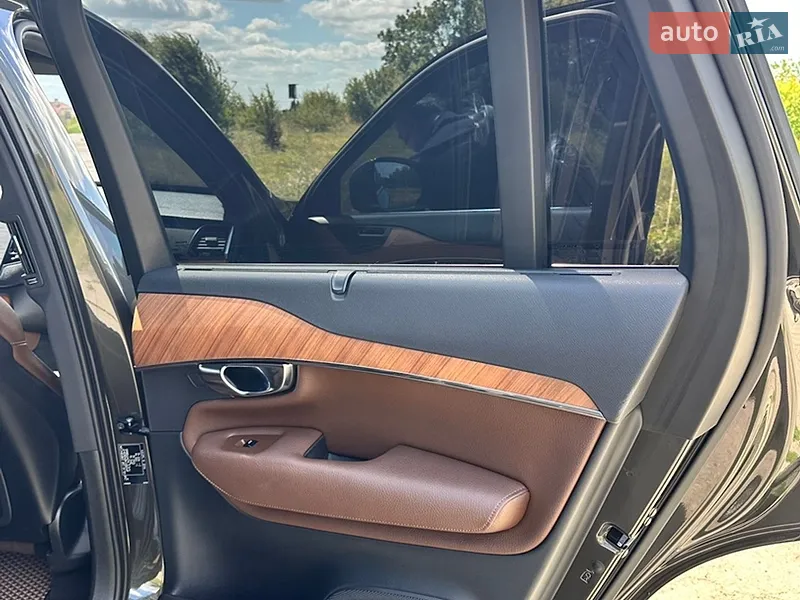 Volvo XC90 2021 VIN YV1LCL1VCM1768665 фото оголошення 19 з 76