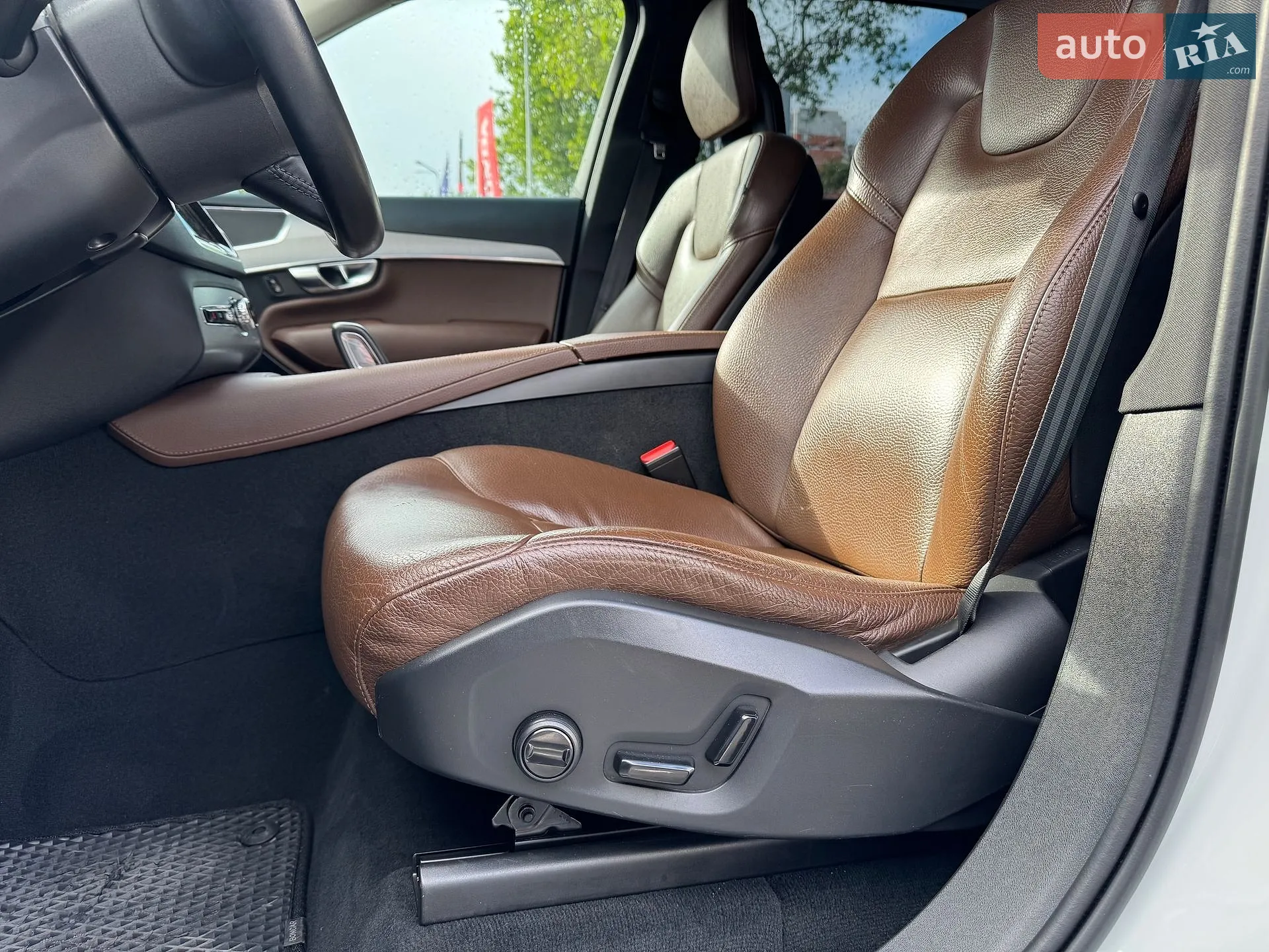2020 Volvo XC90 - мініатюра 15
