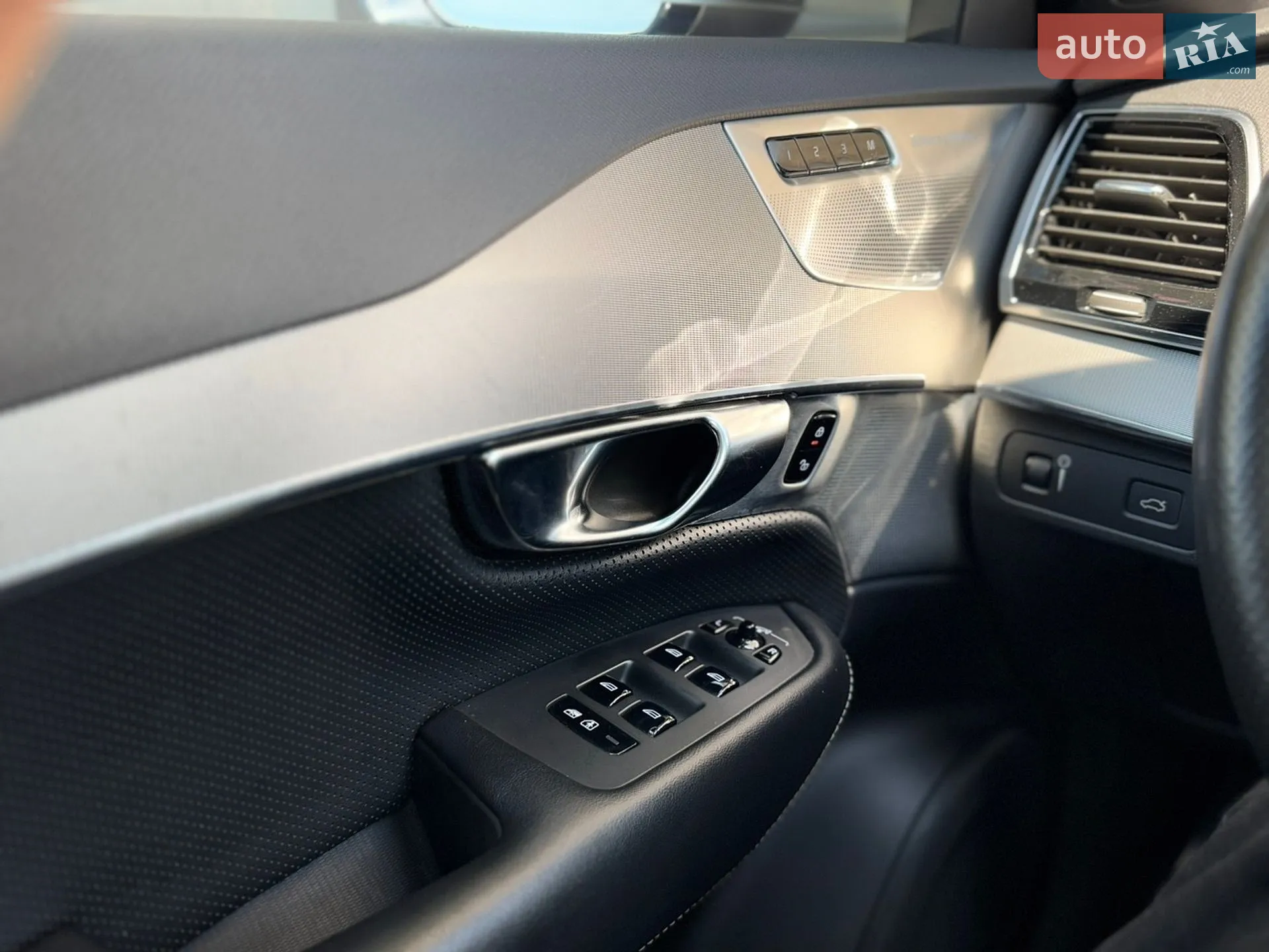 2016 Volvo XC90 - мініатюра 11