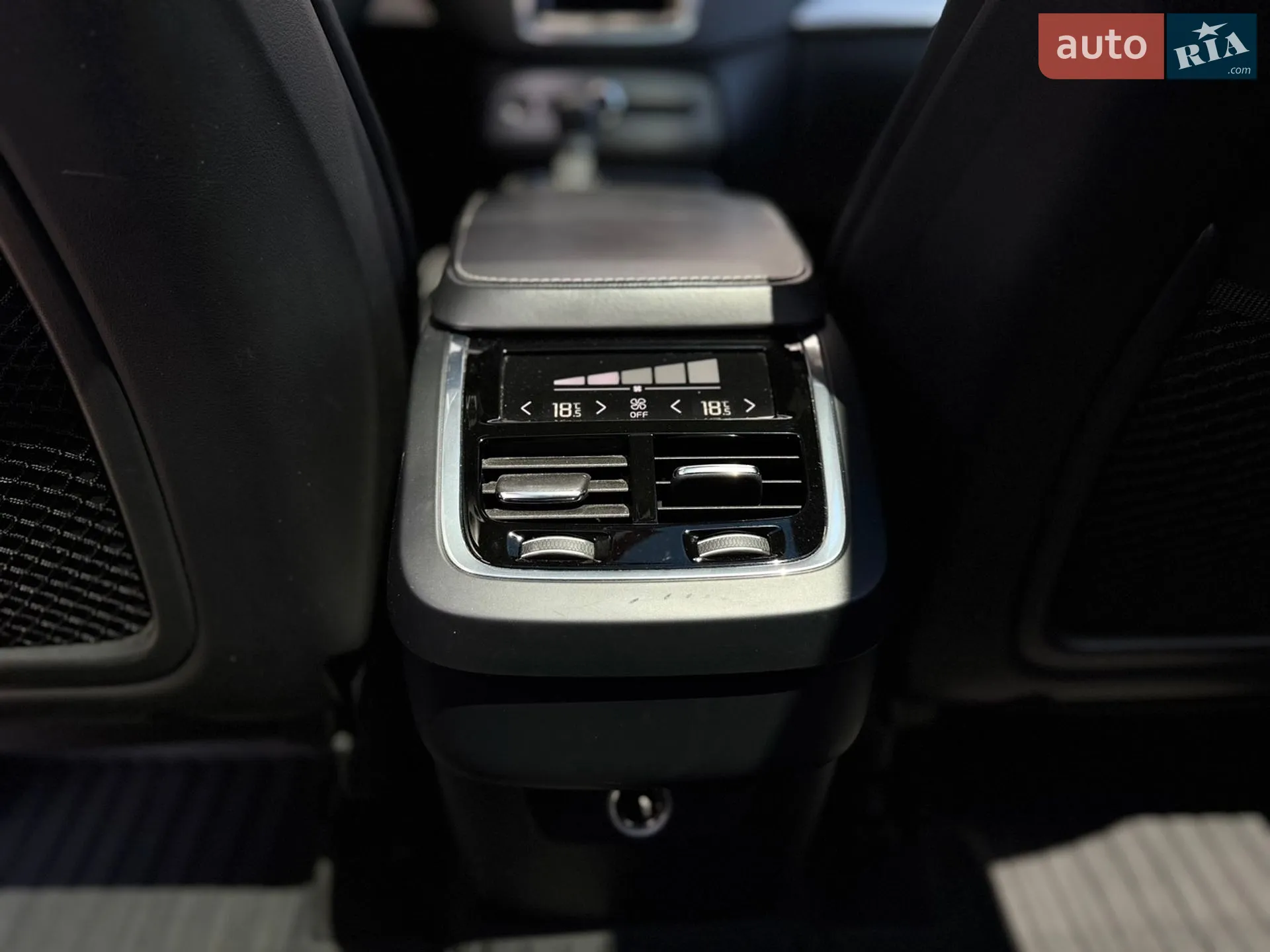 2016 Volvo XC90 - мініатюра 17