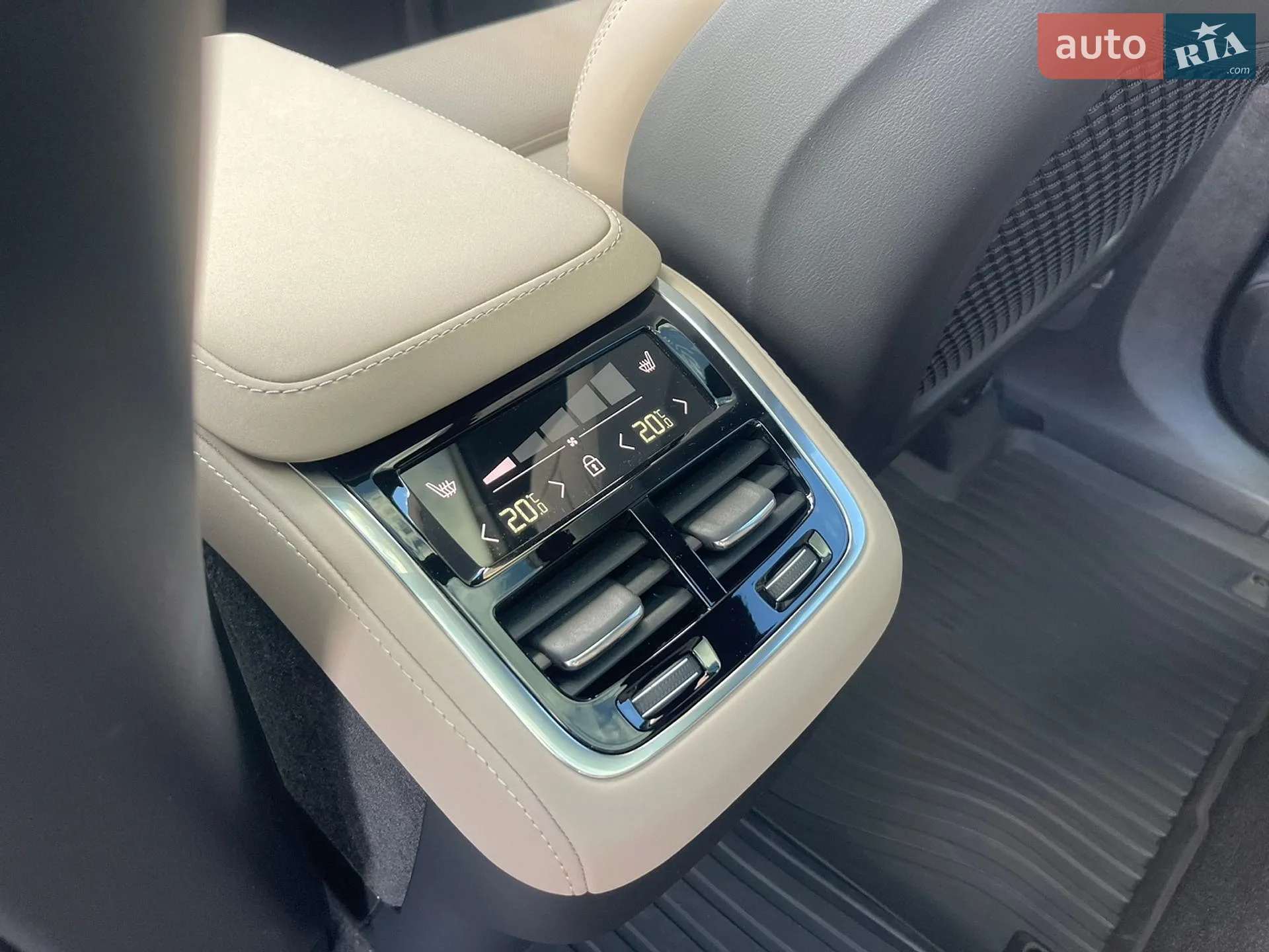 2025 Volvo XC90 - мініатюра 21