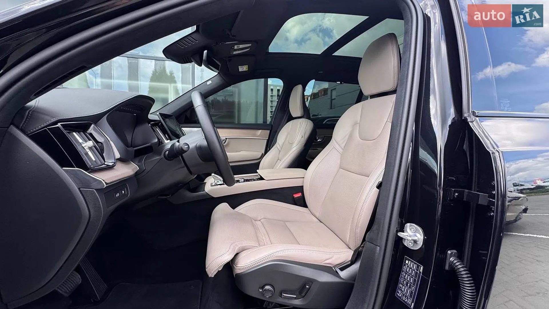 2025 Volvo XC90 - мініатюра 19
