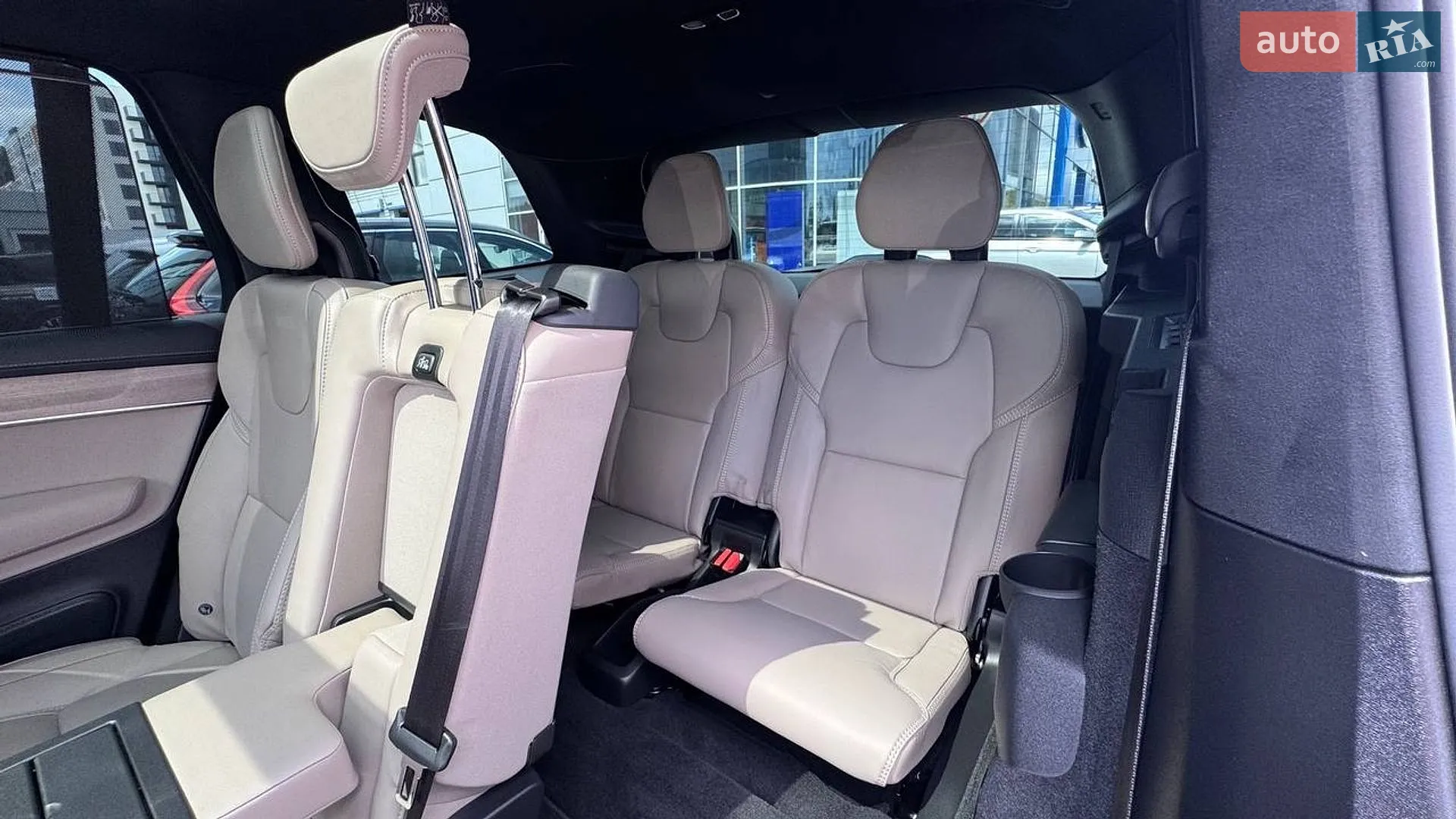 2025 Volvo XC90 - мініатюра 26