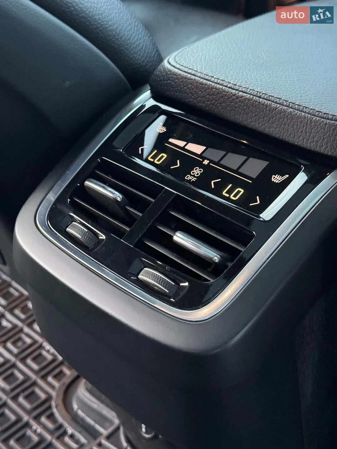 2016 Volvo XC90 - мініатюра 17