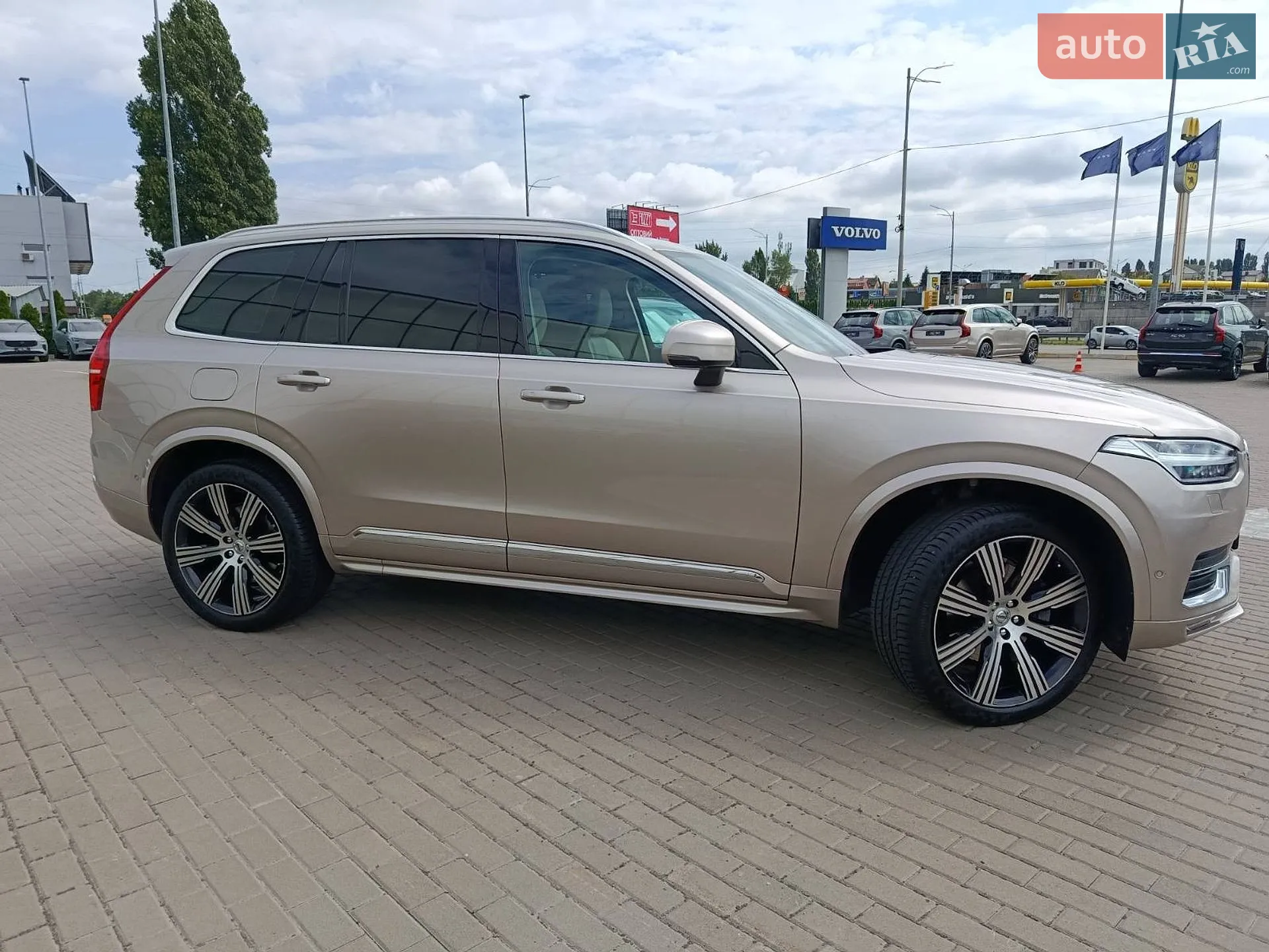 2022 Volvo XC90 - мініатюра 5