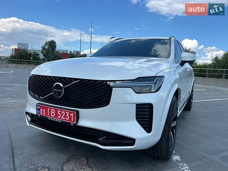 Volvo XC90 2025