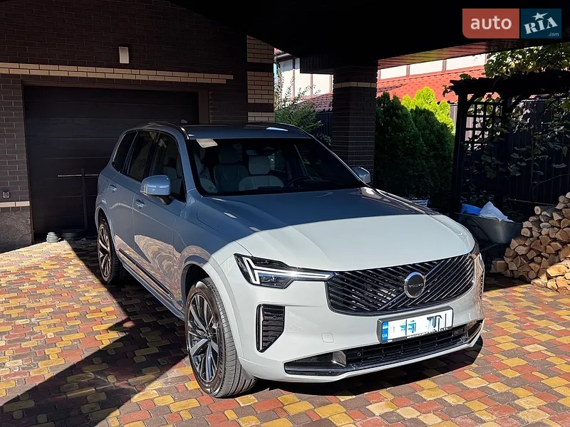 Volvo XC90 2025