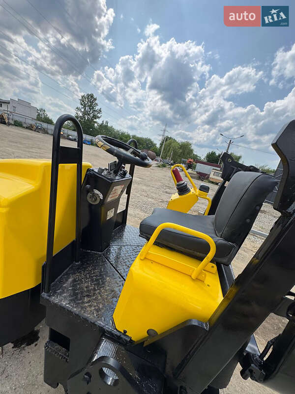 Дорожній каток Wacker RD 2011 в Івано-Франківську фото 4 Дорожній каток Wacker RD 2011 в Івано-Франківську