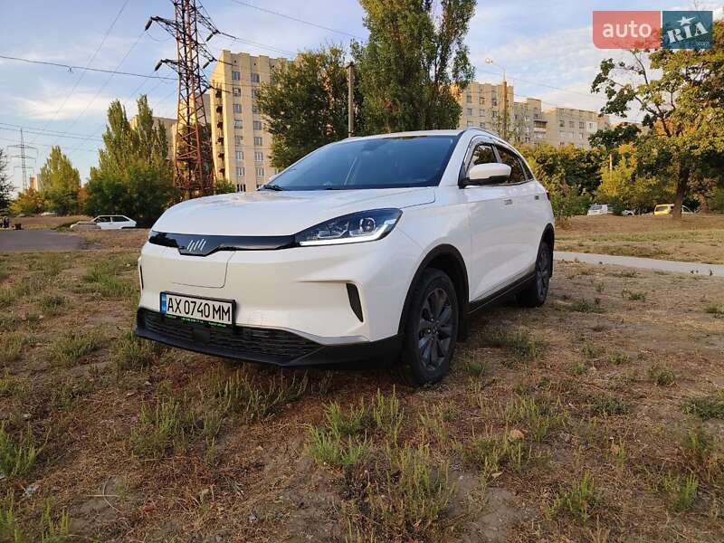 Внедорожник / Кроссовер Weltmeister EX5 2020 в 