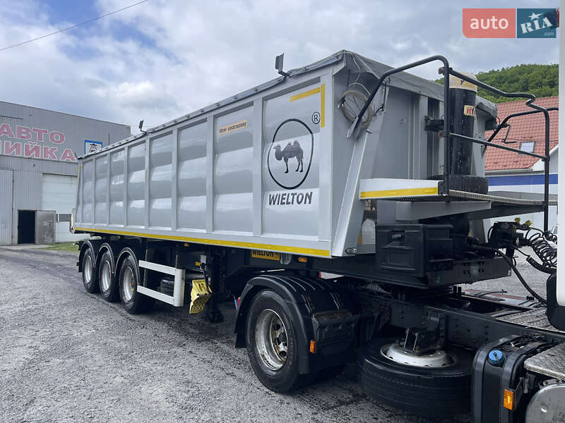 Зерновоз - напівпричіп Wielton NW 2017 в Мукачевому