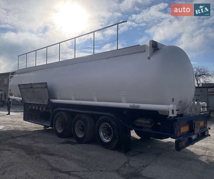 Цистерна полуприцеп Willig Sana 1993 в Львове