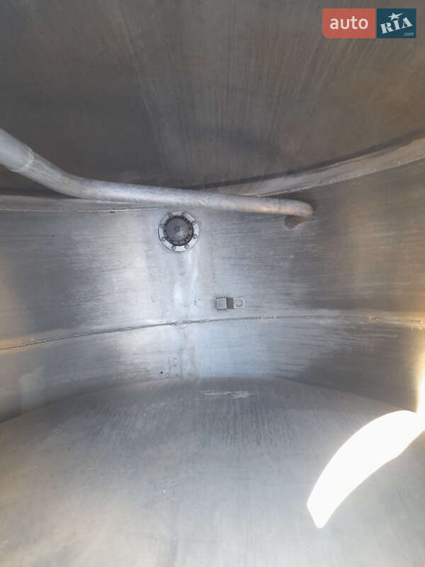 Цистерна полуприцеп Willig Sana 1993 в Львове