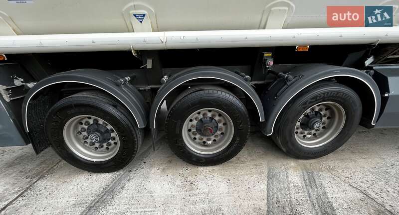 Цистерна полуприцеп Willig Sana 2009 в Львове