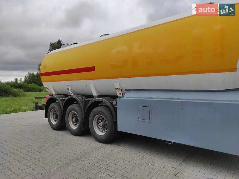 Цистерна полуприцеп Willig Sanz 2005 в Городке