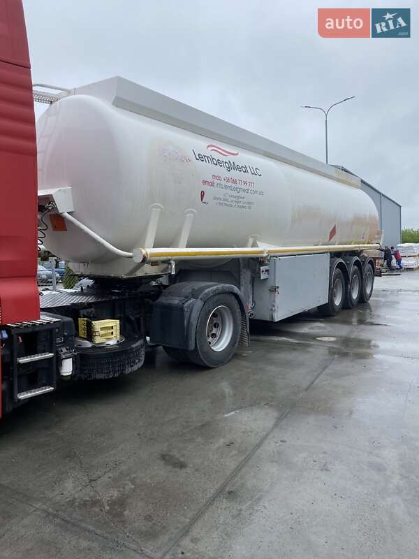 Цистерна полуприцеп Willig Sanz 2007 в Львове