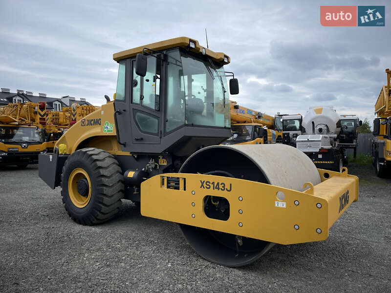 Дорожній каток XCMG XG 2025 в Луцьку