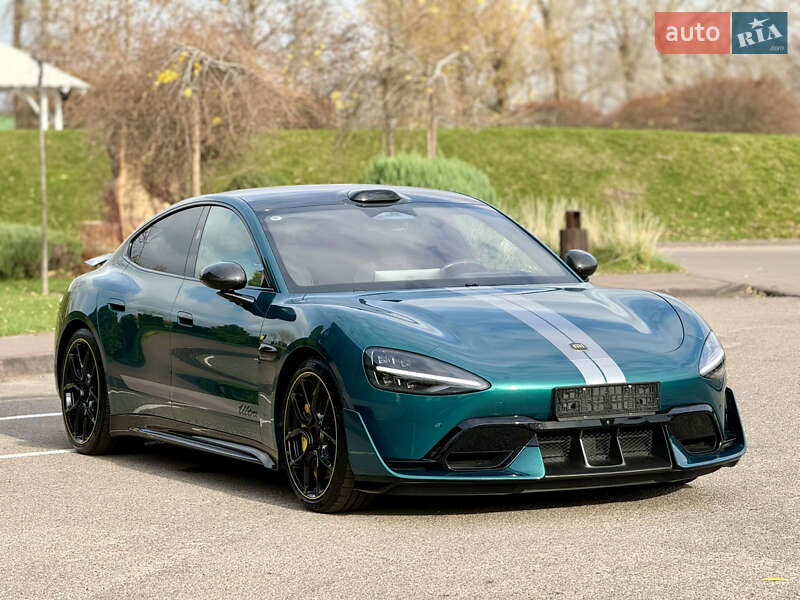 Седан Xiaomi SU7 Ultra 2025 в Дніпрі