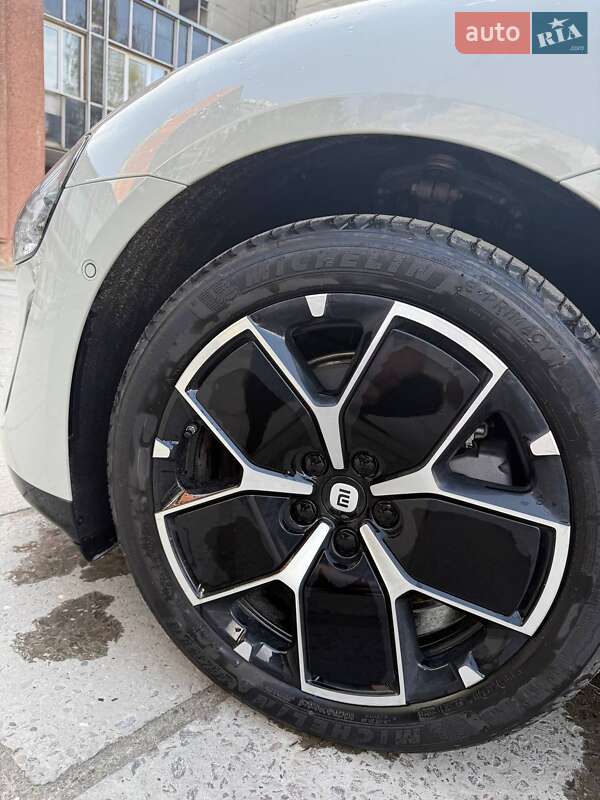 Седан Xiaomi SU7 2024 в Львове фото 26 Седан Xiaomi SU7 2024 в Львове