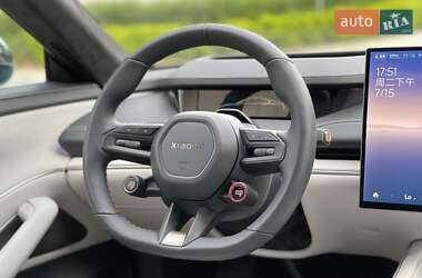 Седан Xiaomi SU7 2024 в 