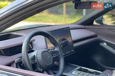 Седан Xiaomi SU7 2024 в 