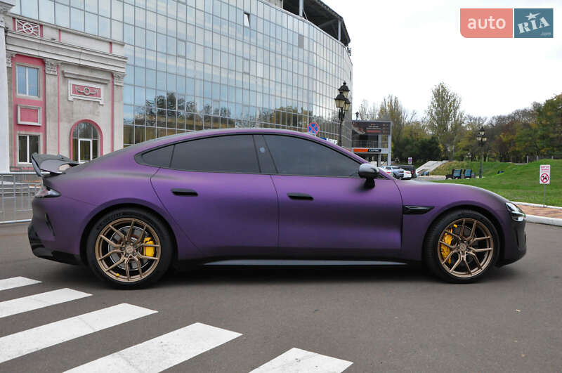 Седан Xiaomi SU7 2024 в Одессе