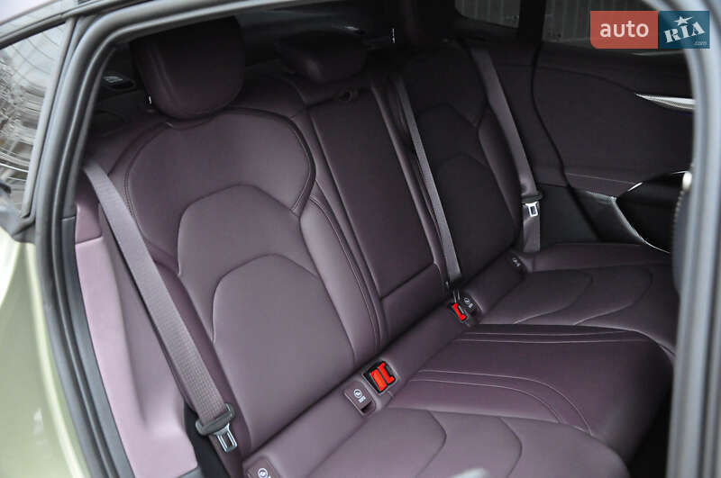 Седан Xiaomi SU7 2024 в Одессе