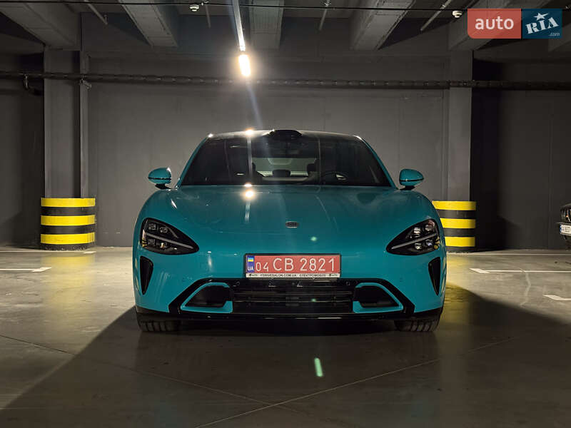 Седан Xiaomi SU7 2025 в Киеве