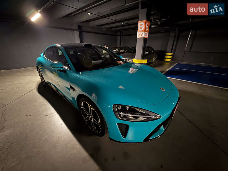 Седан Xiaomi SU7 2025 в Киеве