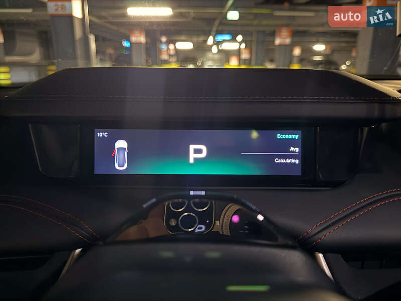 Седан Xiaomi SU7 2025 в Киеве