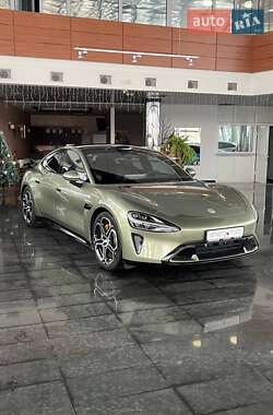 Седан Xiaomi SU7 2025 в Днепре