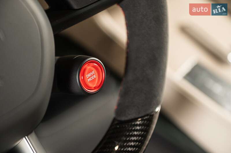 Внедорожник / Кроссовер Xiaomi YU7 2025 в Одессе