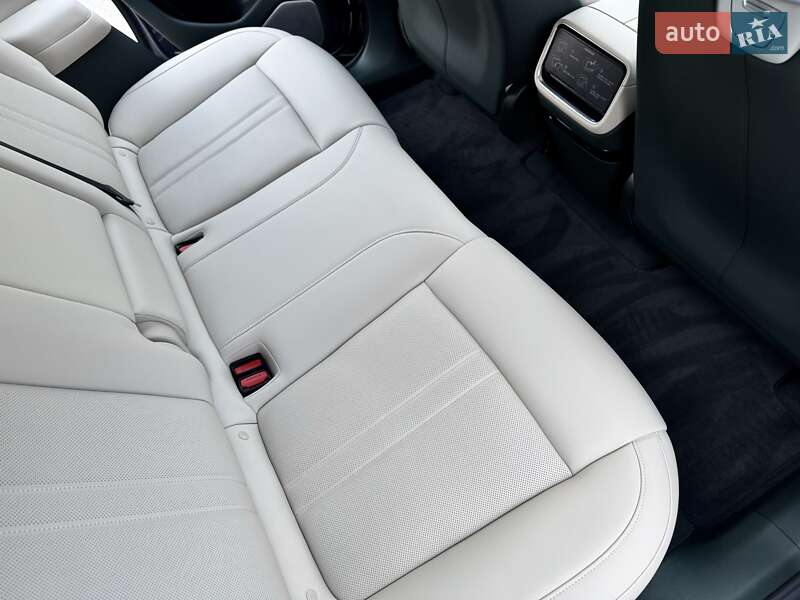 Внедорожник / Кроссовер Xiaomi YU7 2025 в Киеве