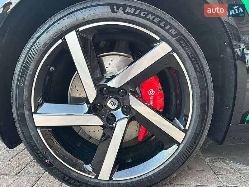 Внедорожник / Кроссовер Xiaomi YU7 2025 в Киеве