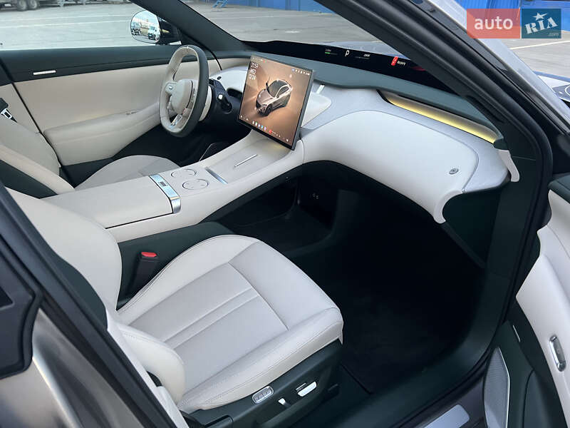 Внедорожник / Кроссовер Xiaomi YU7 2025 в Киеве фото 18 Внедорожник / Кроссовер Xiaomi YU7 2025 в Киеве