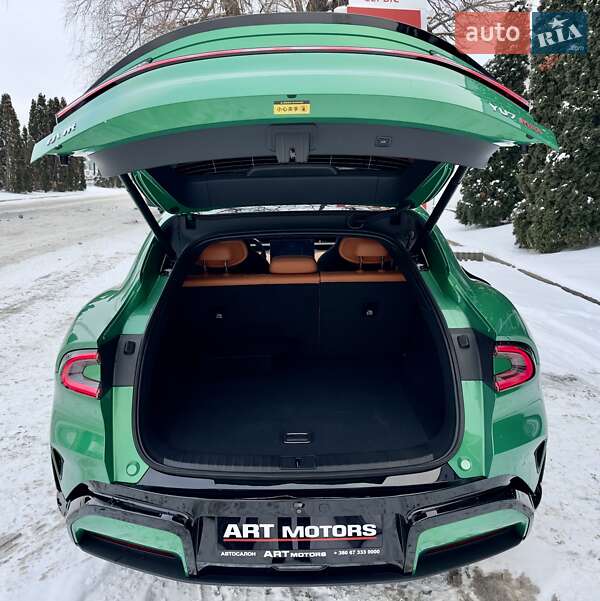 Седан Xiaomi YU7 2025 в Киеве