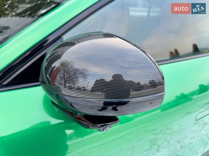 Седан Xiaomi YU7 2025 в Киеве