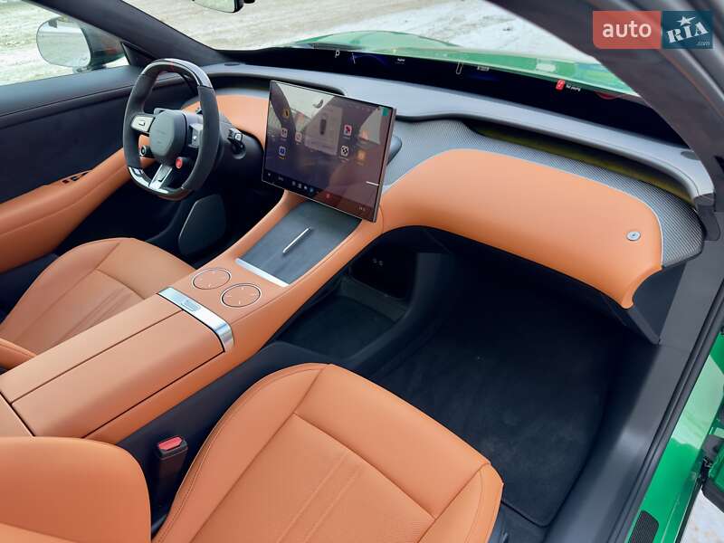 Седан Xiaomi YU7 2025 в Киеве