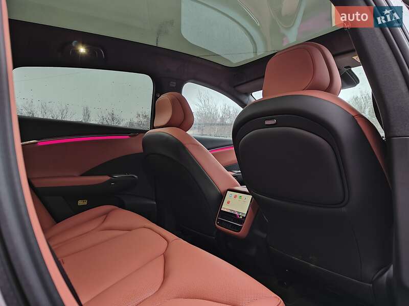 Внедорожник / Кроссовер Xpeng G7 2025 в Киеве