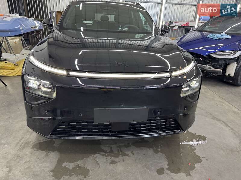 Внедорожник / Кроссовер Xpeng G9 2025 в Киеве