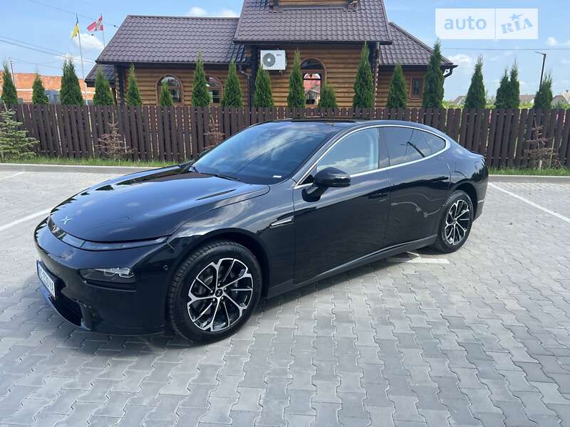 Седан Xpeng P7 2022 в Луцке