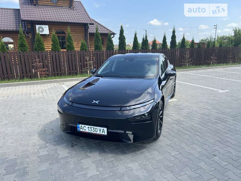 Седан Xpeng P7 2022 в Луцке