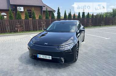Седан Xpeng P7 2022 в 