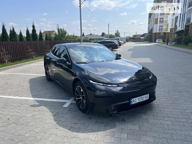 Седан Xpeng P7 2022 в Луцке