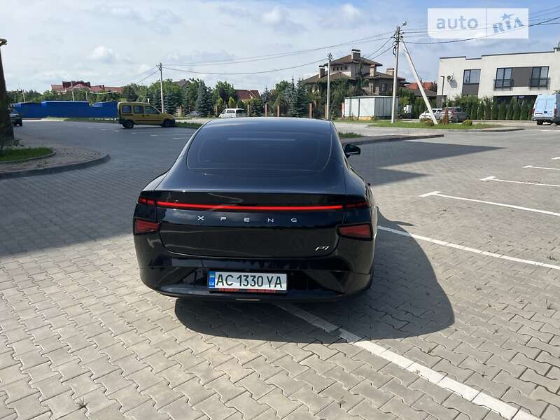 Седан Xpeng P7 2022 в Луцке