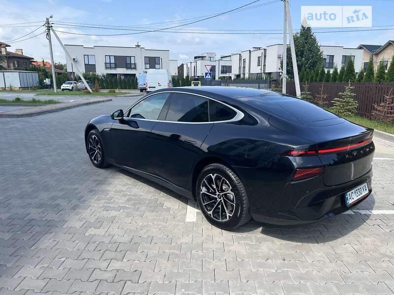 Седан Xpeng P7 2022 в Луцке
