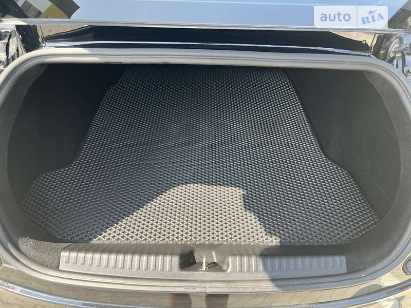 Седан Xpeng P7 2022 в Луцке