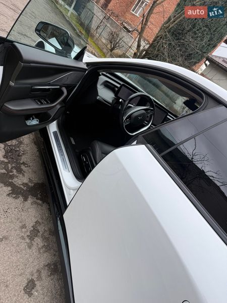 Седан Xpeng P7 2023 в Ужгороді