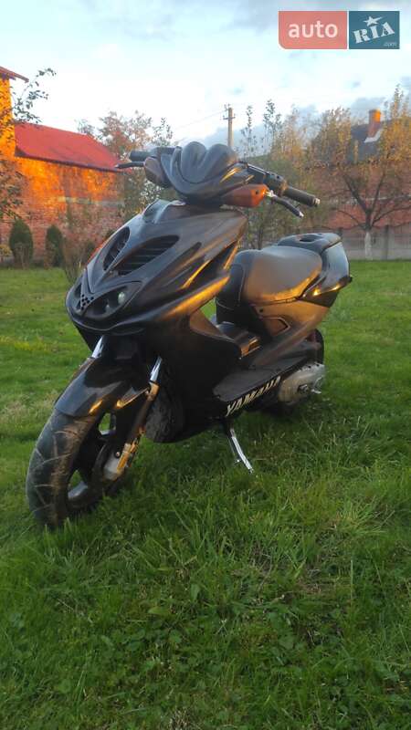 Скутер Yamaha Aerox 2001 в Рихтичах