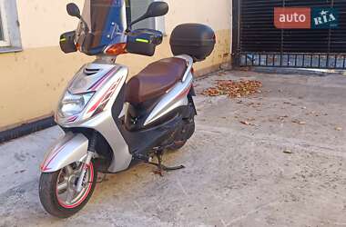 Скутер Yamaha Cygnus 2000 в Білгороді-Дністровському