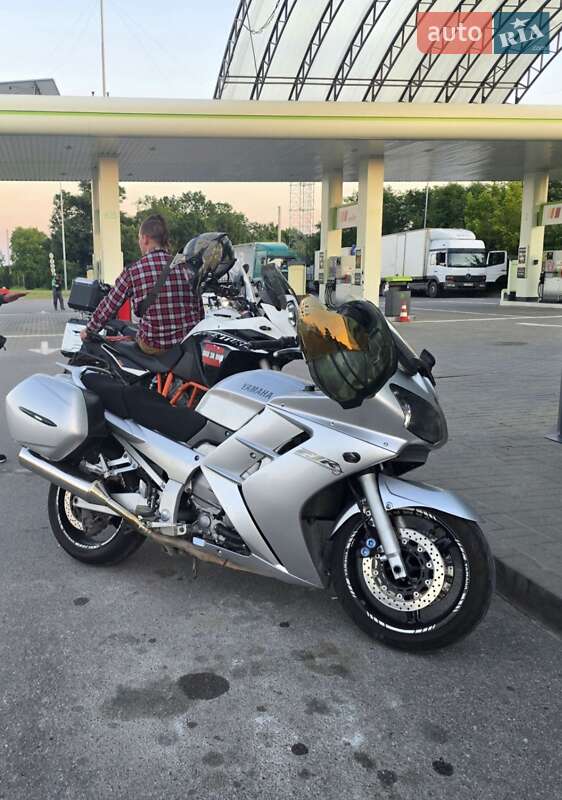 Мотоцикл Спорт-туризм Yamaha FJR 1300 2002 в Черновцах фото 11 Мотоцикл Спорт-туризм Yamaha FJR 1300 2002 в Черновцах